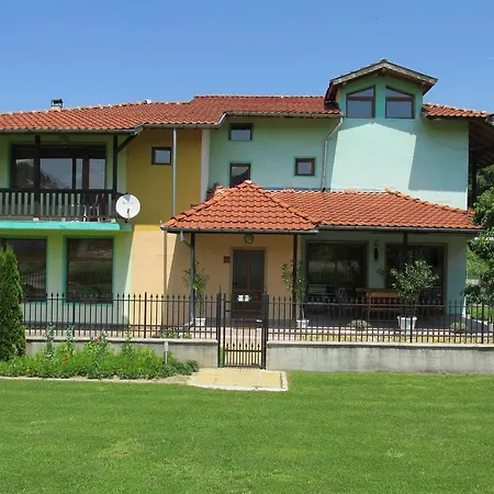 Pri Orehite Guest house