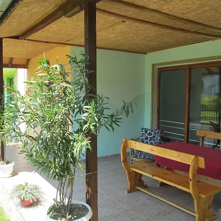 Pri Orehite Guest house