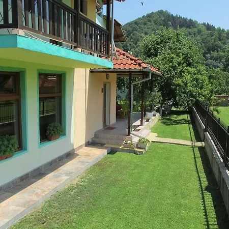 Guest house Pri Orehite *