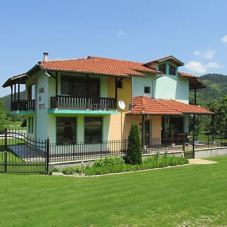 Pri Orehite Pensionat 3*